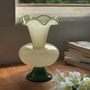 Elegant Green Glass Flower Vase – Statement Piece